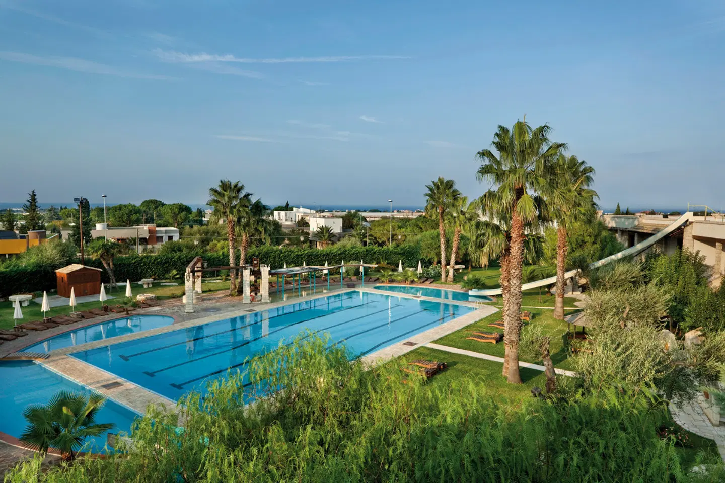 UNA Hotel Regina Bari OUTDOOR_POOL