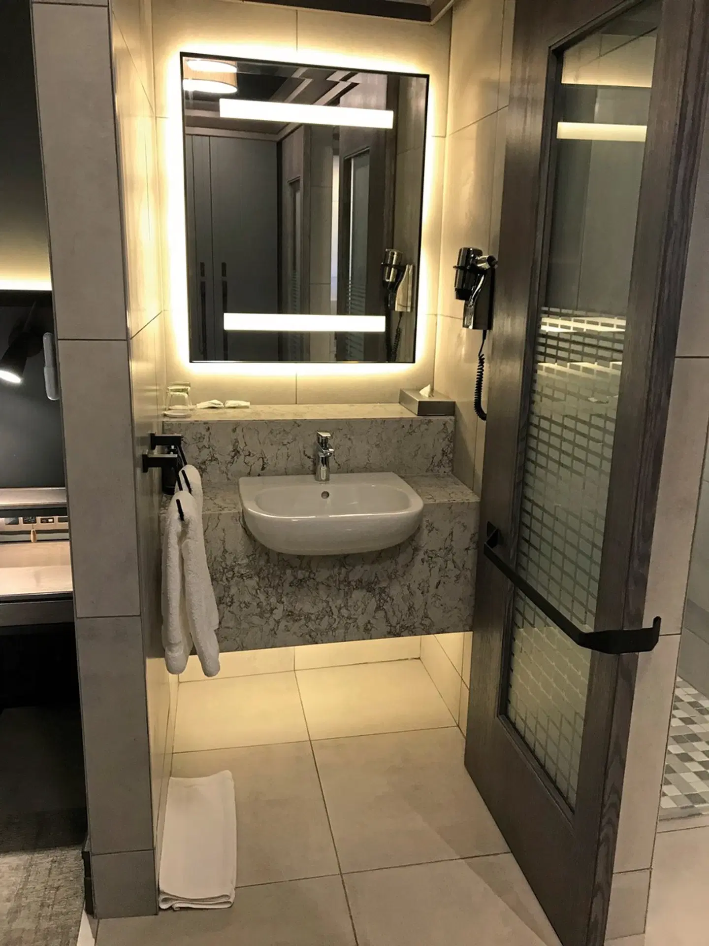 Mokuti Etosha Lodge Badezimmer