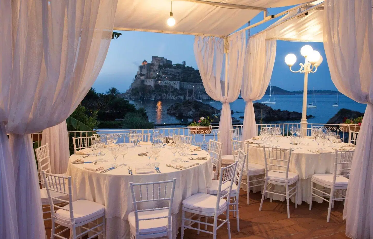 Strand Hotel Delfini Restaurant