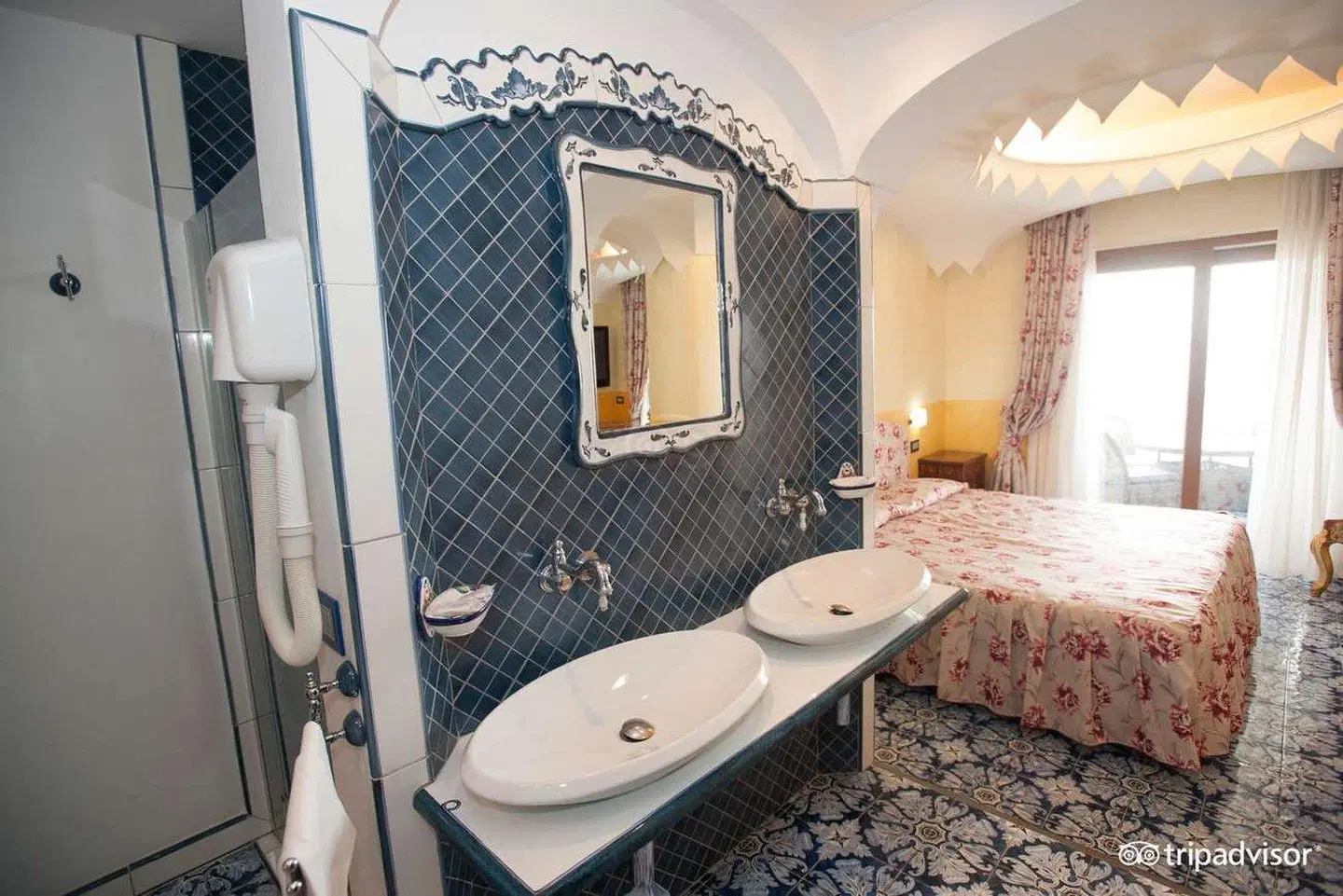 Strand Hotel Delfini Badezimmer