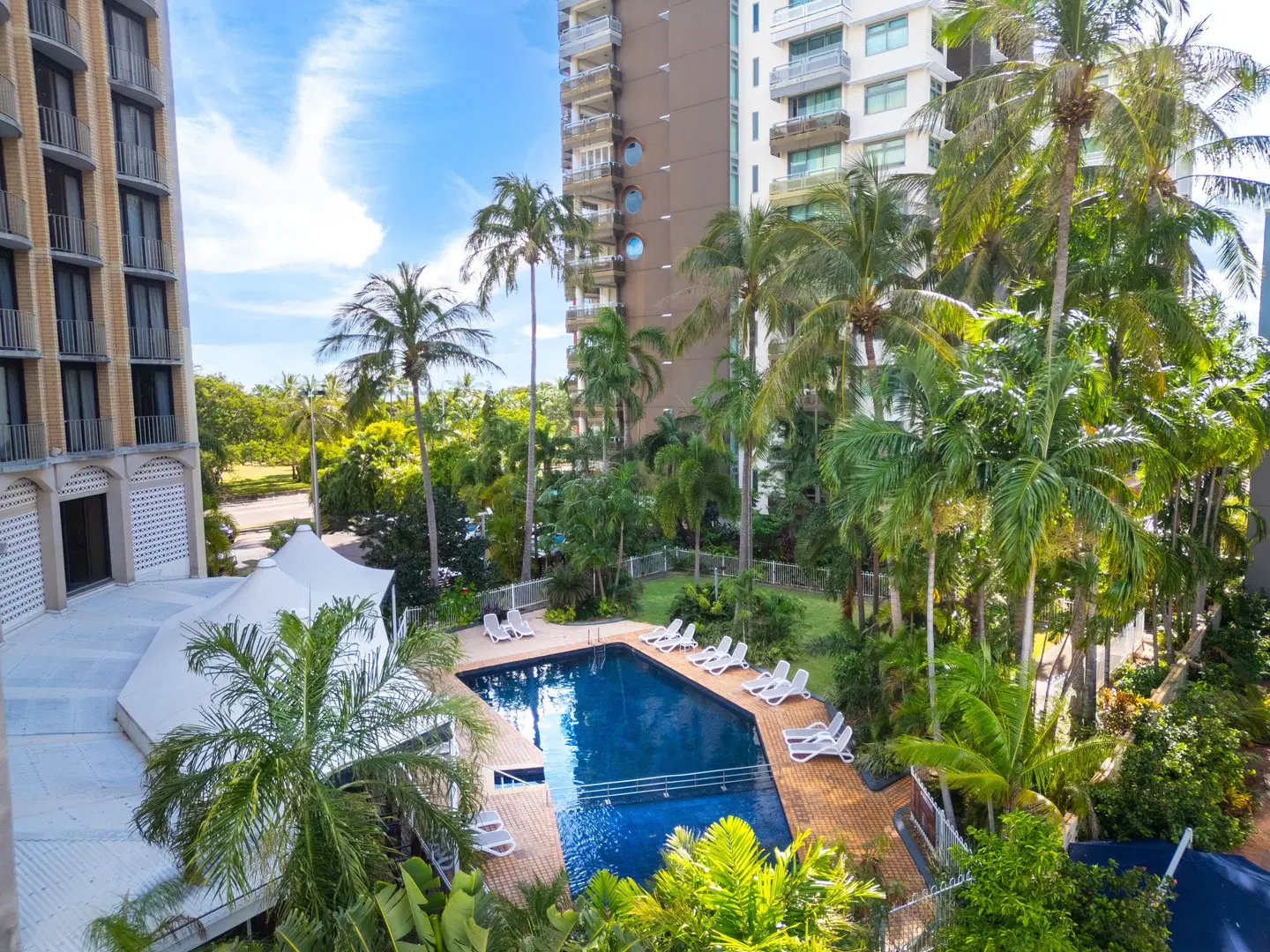 Hilton Garden Inn Darwin EXTERIOR