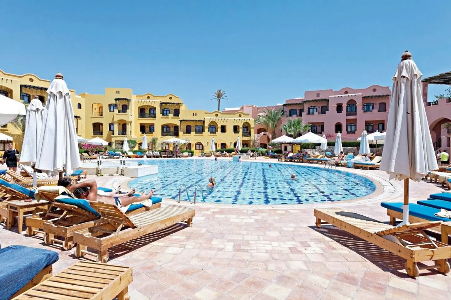 Three Corners Rihana Resort OUTDOOR_POOL