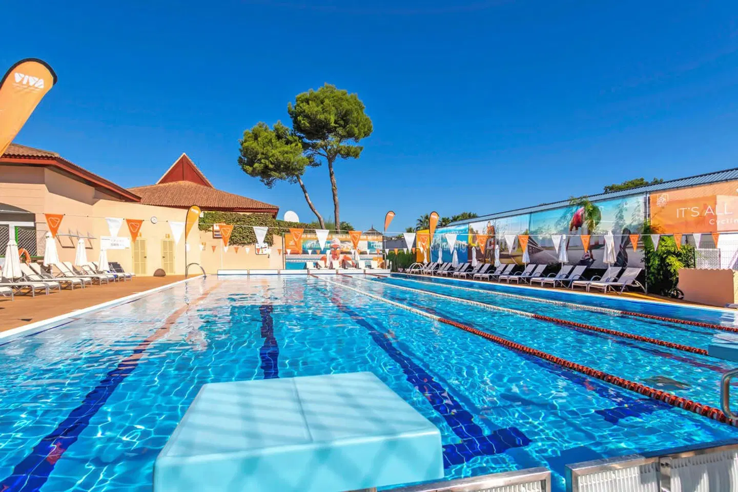 VIVA Blue & Spa OUTDOOR_POOL