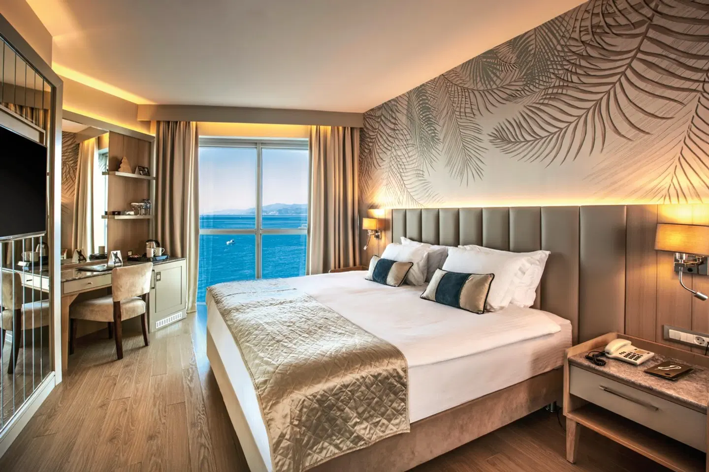Charisma Deluxe Hotel ROOM_EXAMPLE