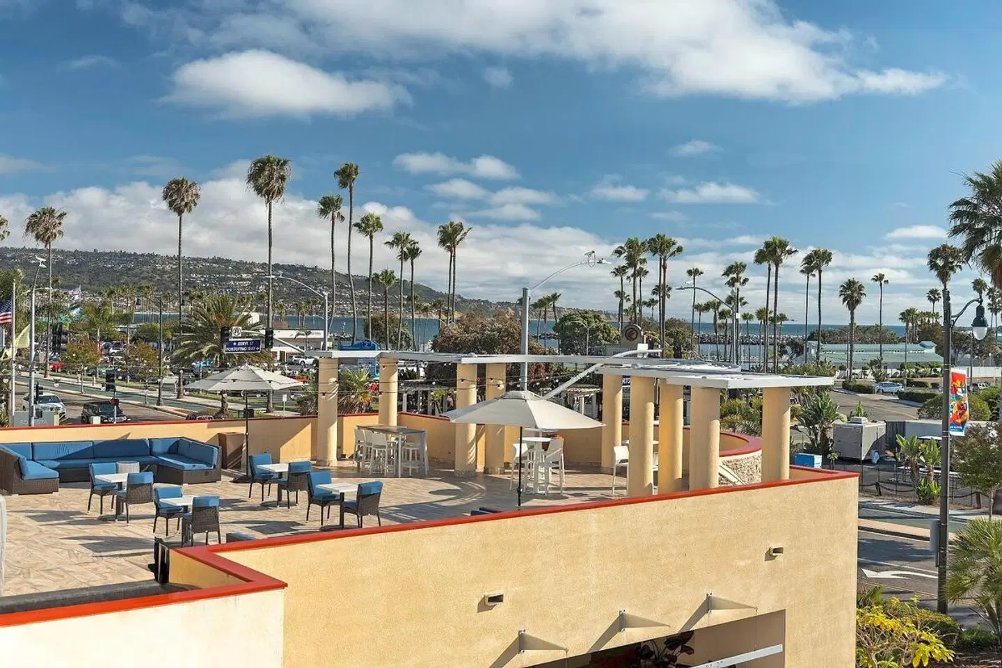 Redondo Beach Hotel, Tapestry Collection by Hilton Terrasse