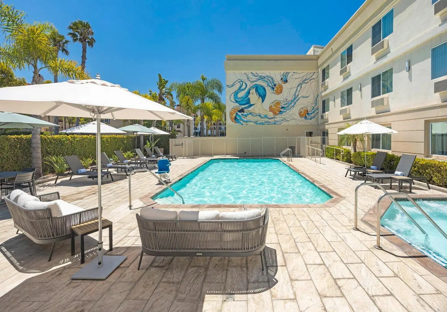 Redondo Beach Hotel, Tapestry Collection by Hilton OUTDOOR_POOL