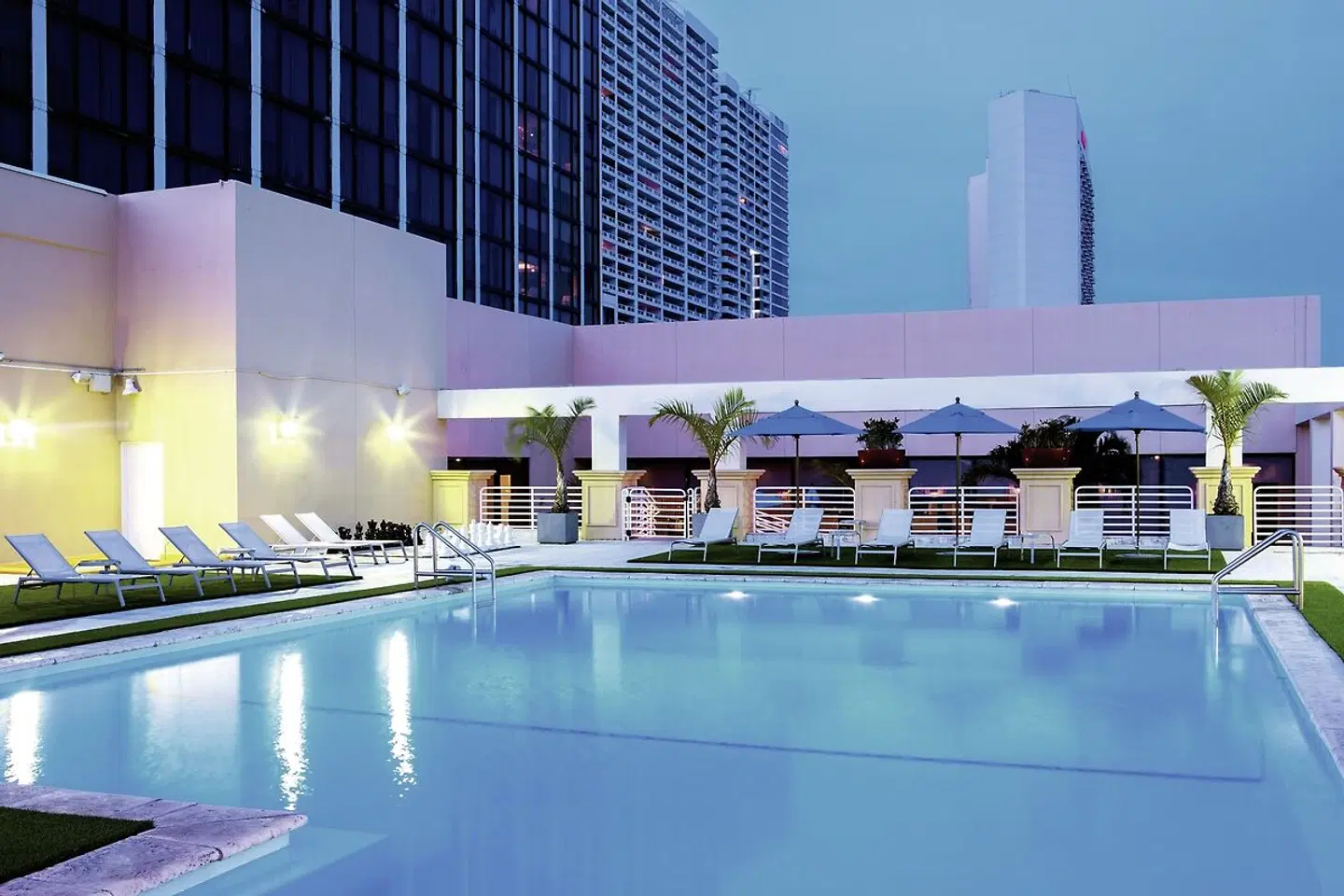 Hilton Miami Downtown OUTDOOR_POOL