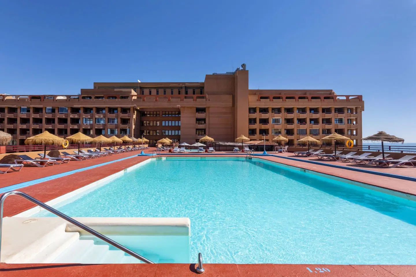 Las Palmeras affiliated by FERGUS OUTDOOR_POOL