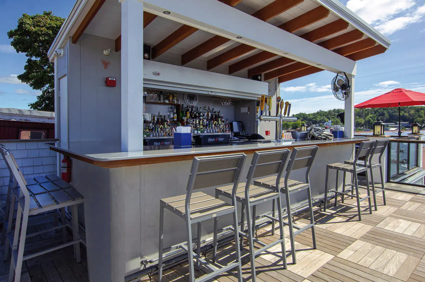 Tugboat Inn Bar