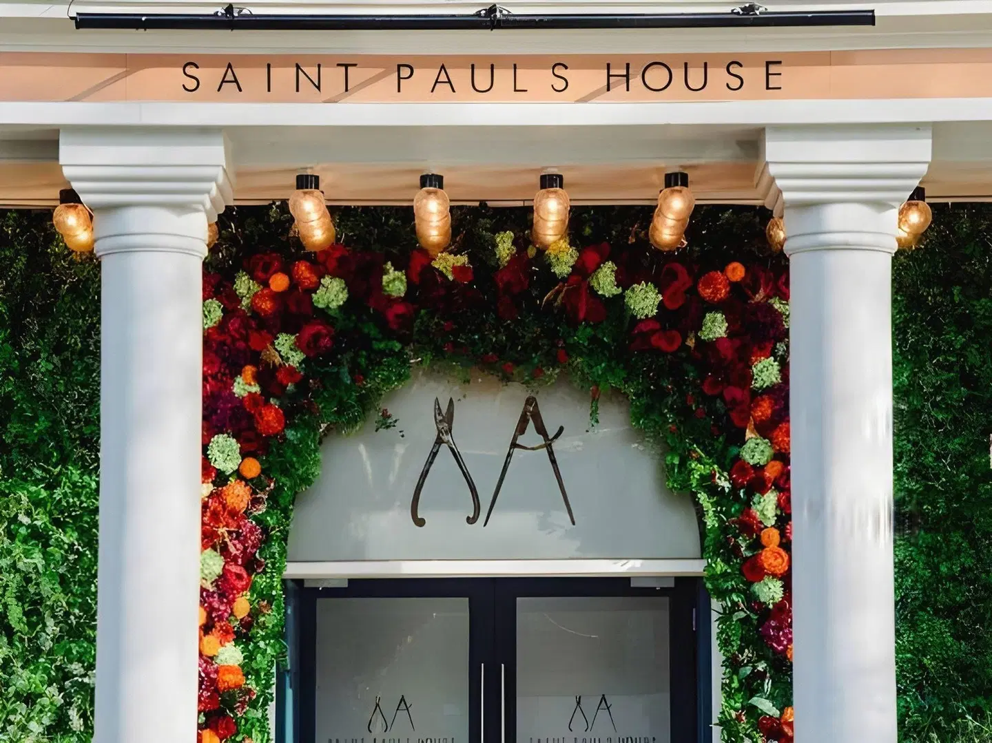 Saint Pauls House EXTERIOR