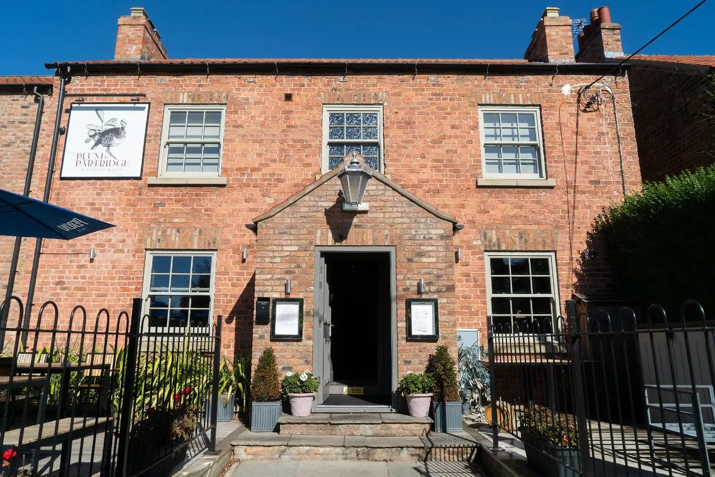 Plum and Partridge Inn EXTERIOR