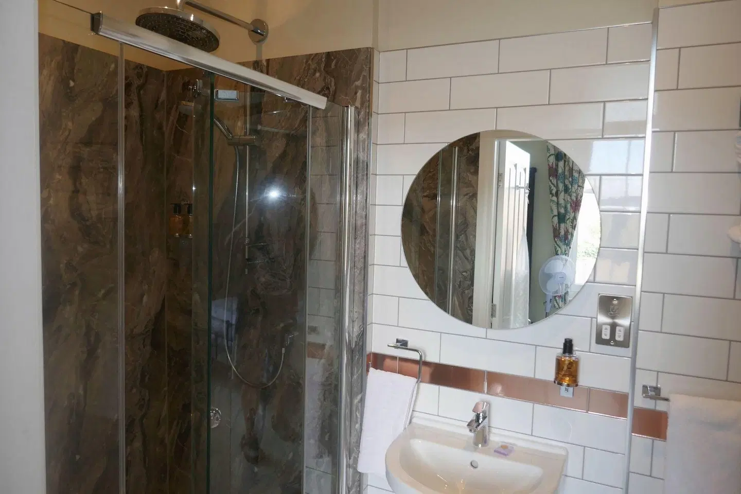MonkBridge House Badezimmer