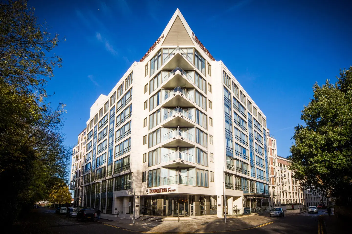 DoubleTree by Hilton London Kingston Upon Thames EXTERIOR