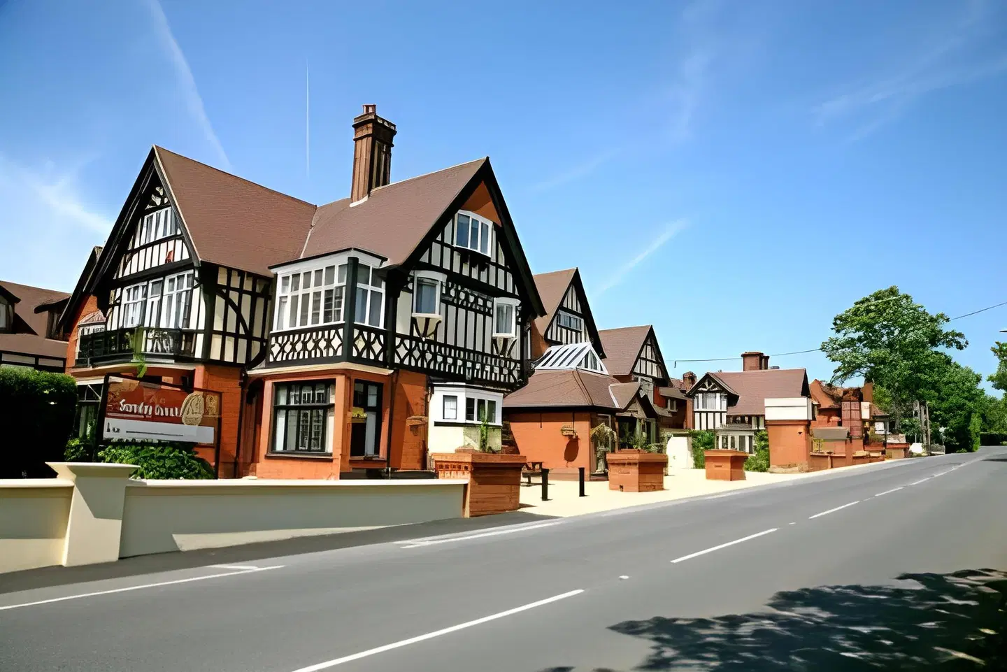De Rougemont Manor Hotel EXTERIOR
