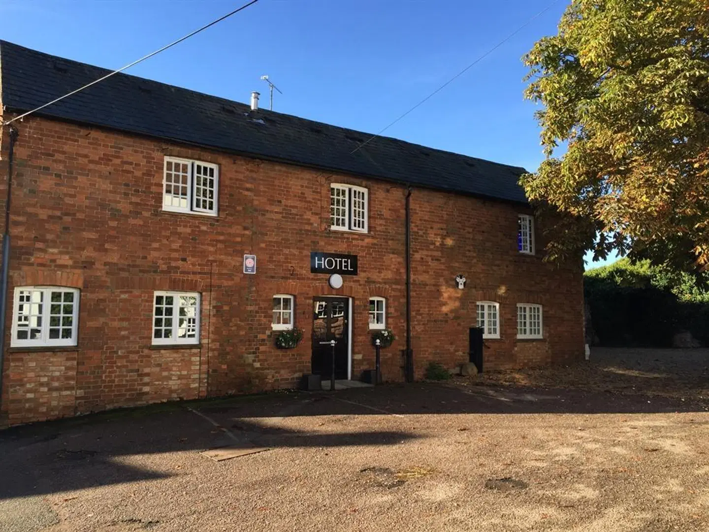 The White Hart EXTERIOR