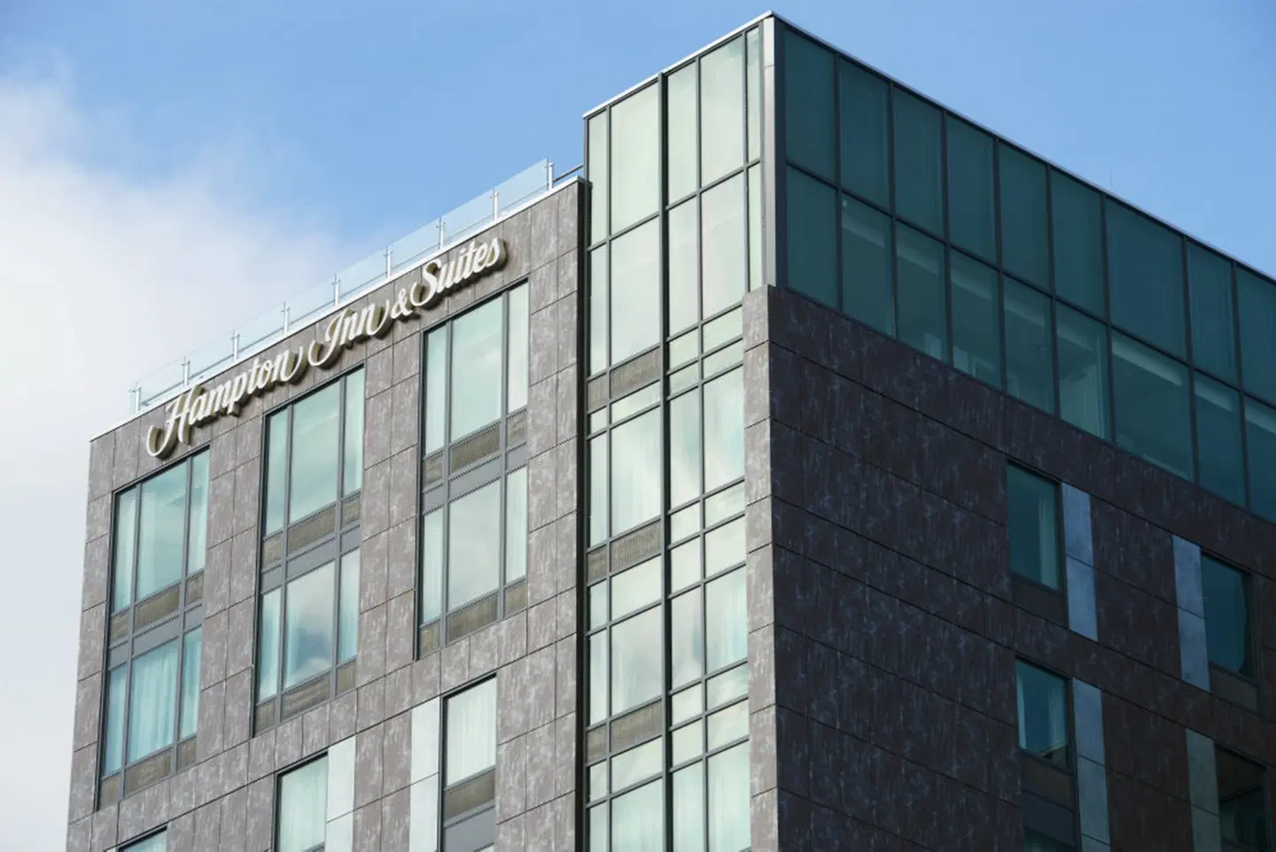 Hampton Inn & Suites Washington DC-Navy Yard EXTERIOR