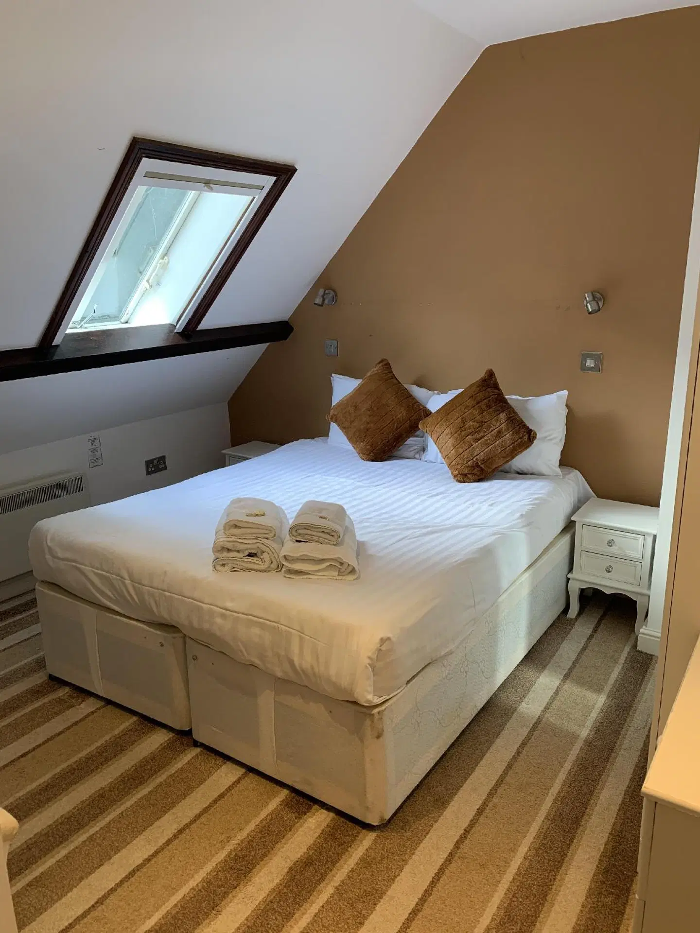 High Tor Hotel ROOM_EXAMPLE
