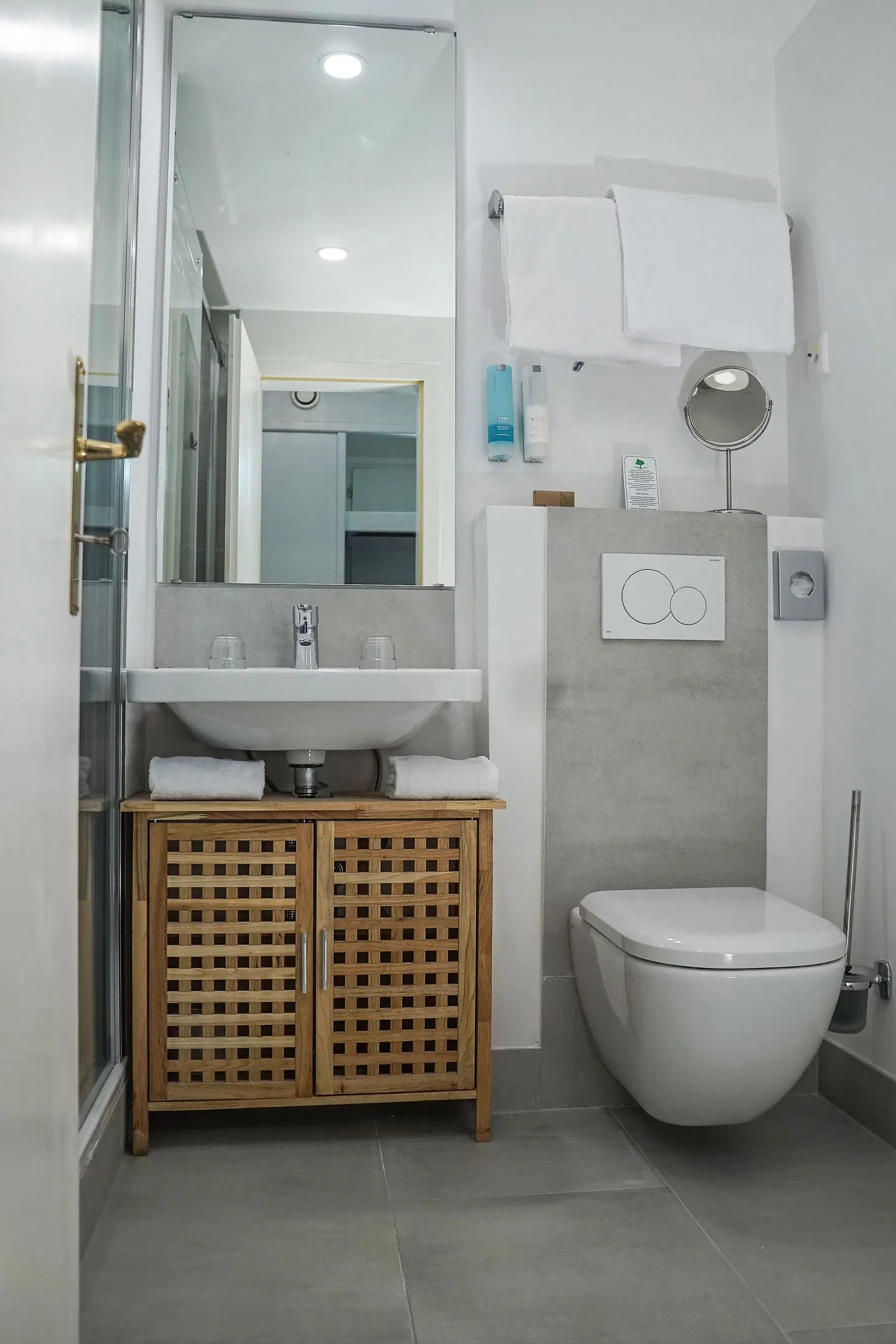 Thermal Hotels & Walliser Alpentherme BATHROOM