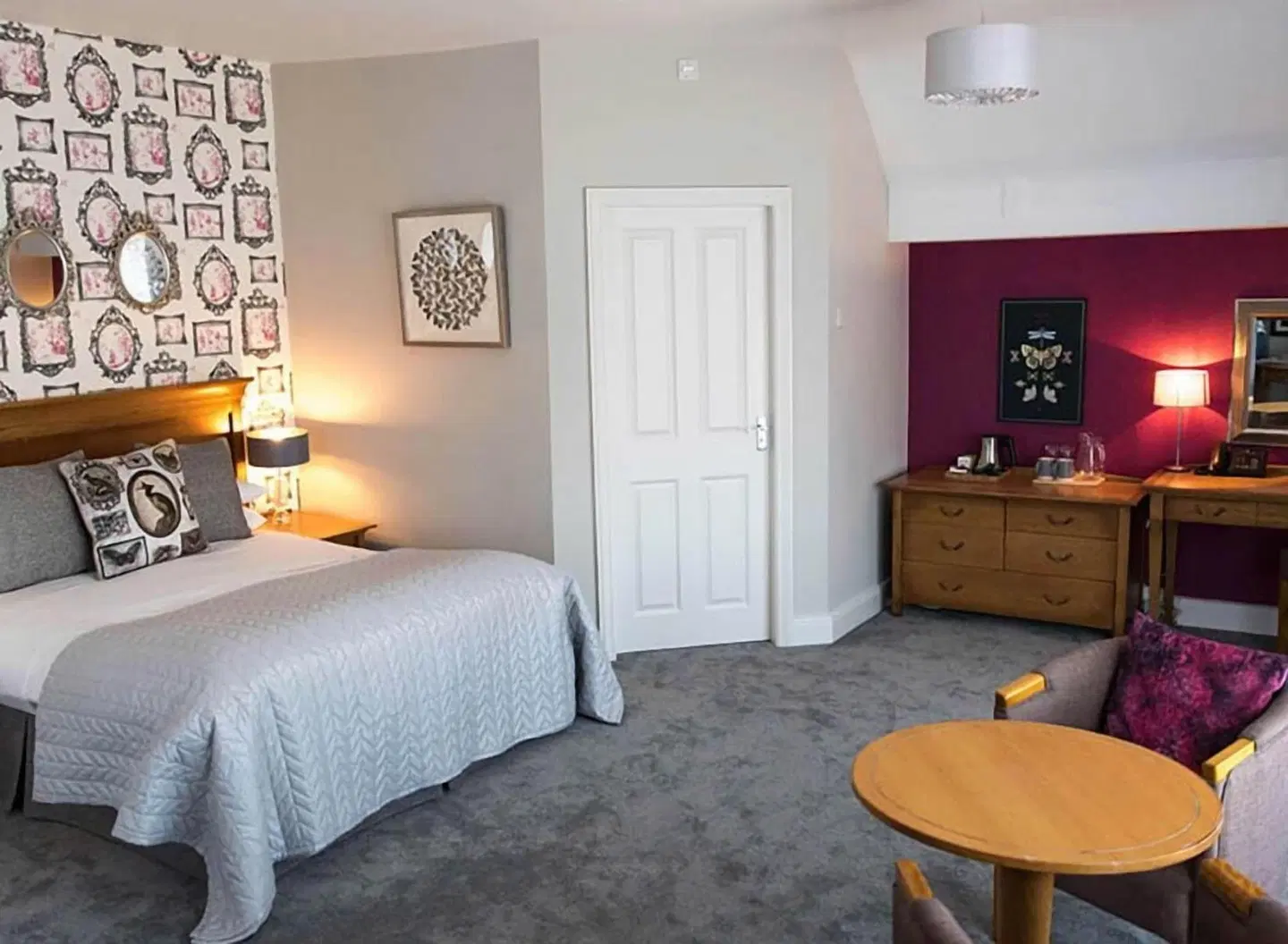 The Coach House Inn ROOM_EXAMPLE