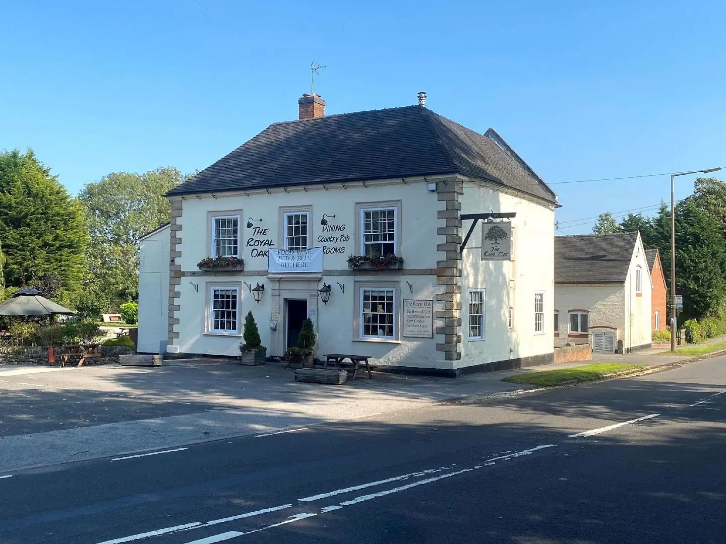 The Royal Oak EXTERIOR