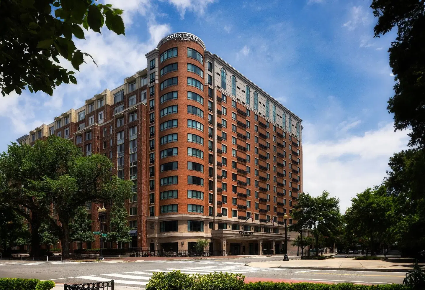 Courtyard by Marriott Washington Capitol Hill/Navy Yard EXTERIOR