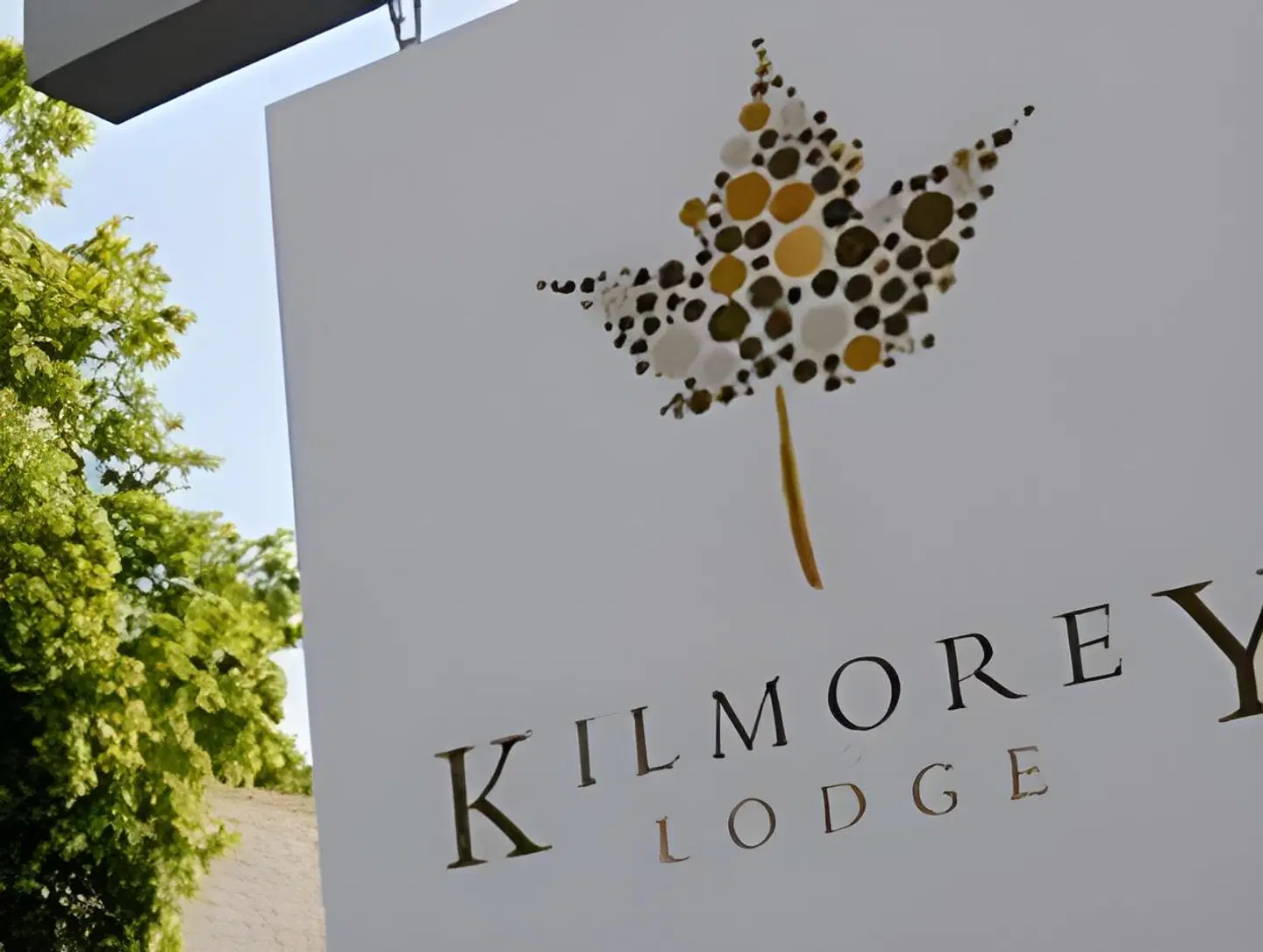 Kilmorey Lodge EXTERIOR