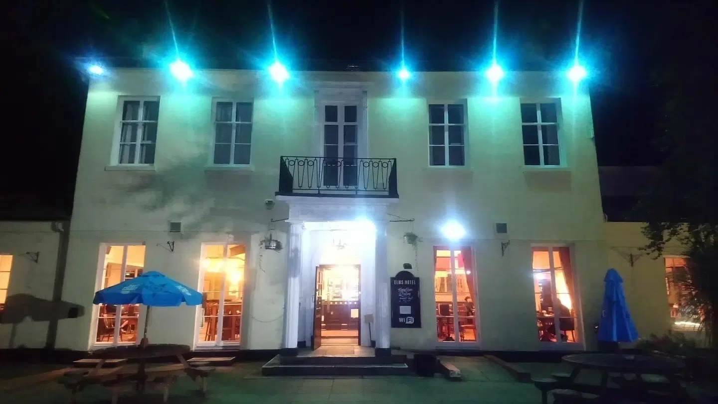 The Elms Hotel EXTERIOR