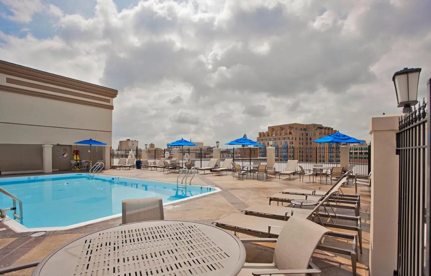Holiday Inn Washington-Central/White House OUTDOOR_POOL