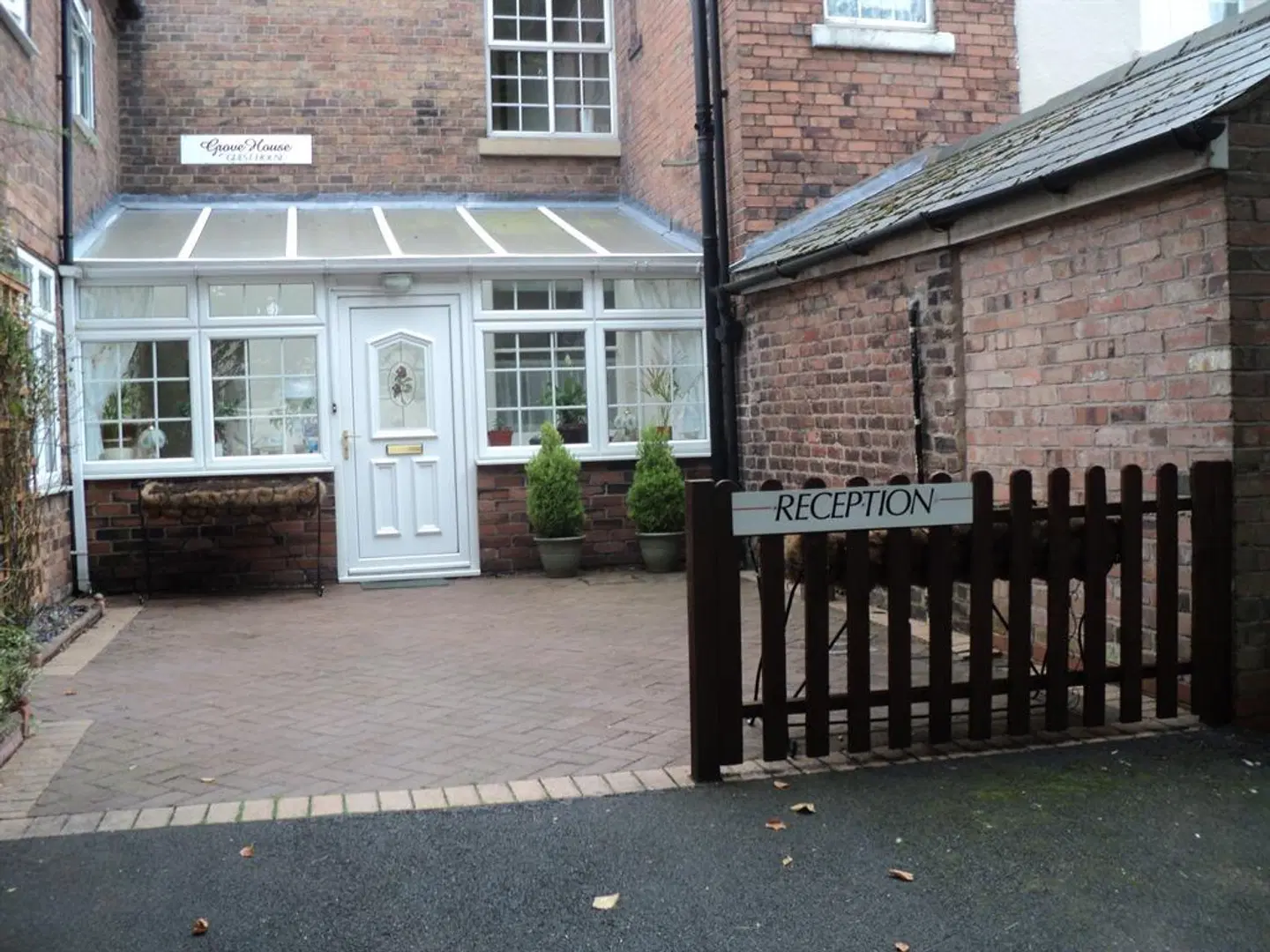 Grove House Guest House EXTERIOR