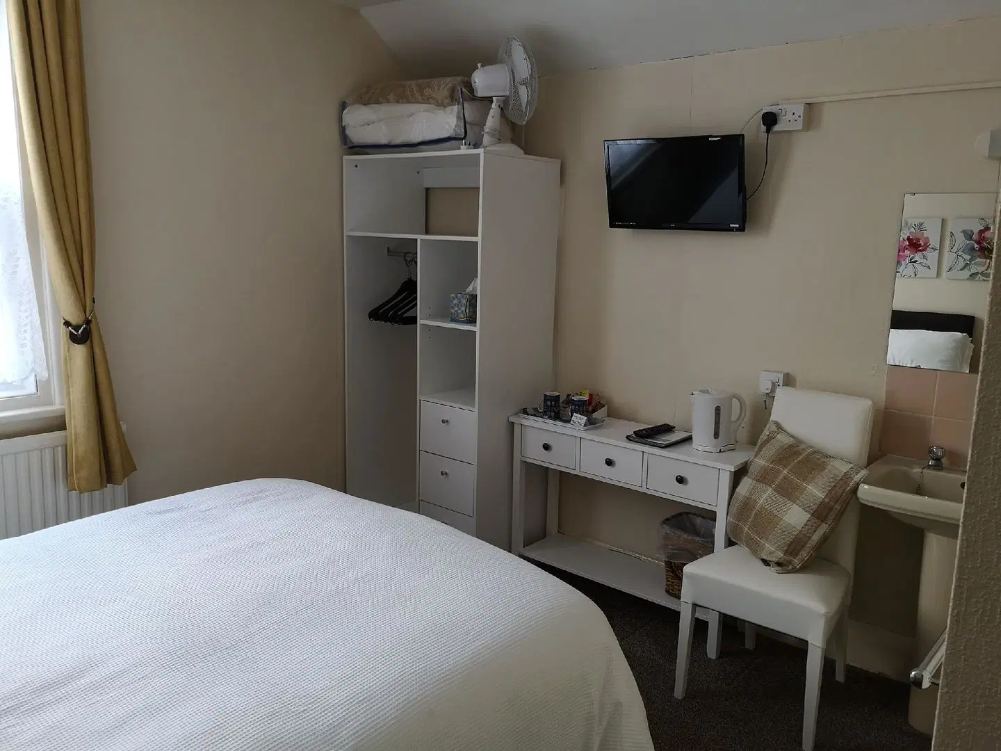 The Phoenix Guest House ROOM_EXAMPLE