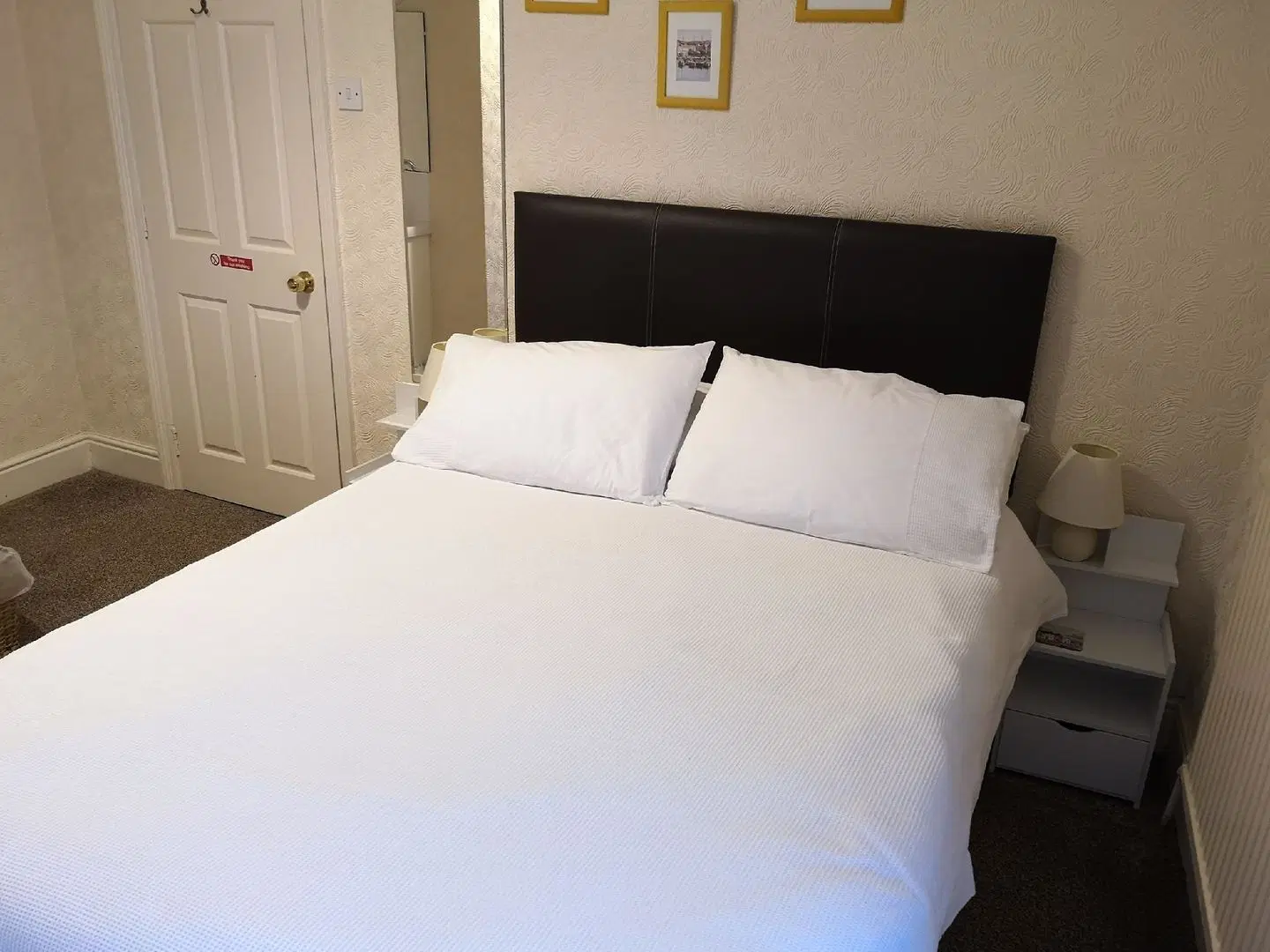 The Phoenix Guest House ROOM_EXAMPLE