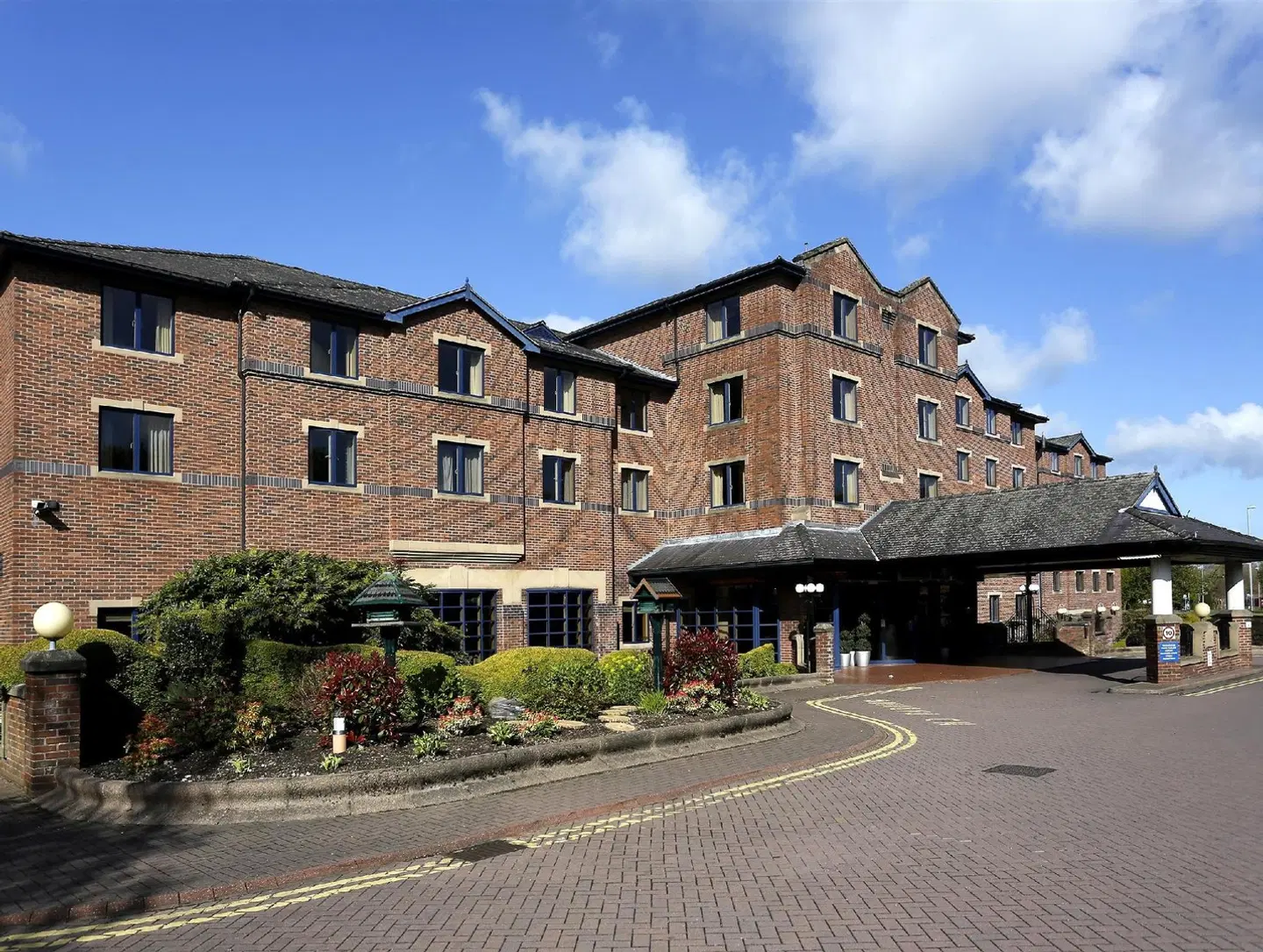 DoubleTree by Hilton Stoke on Trent EXTERIOR