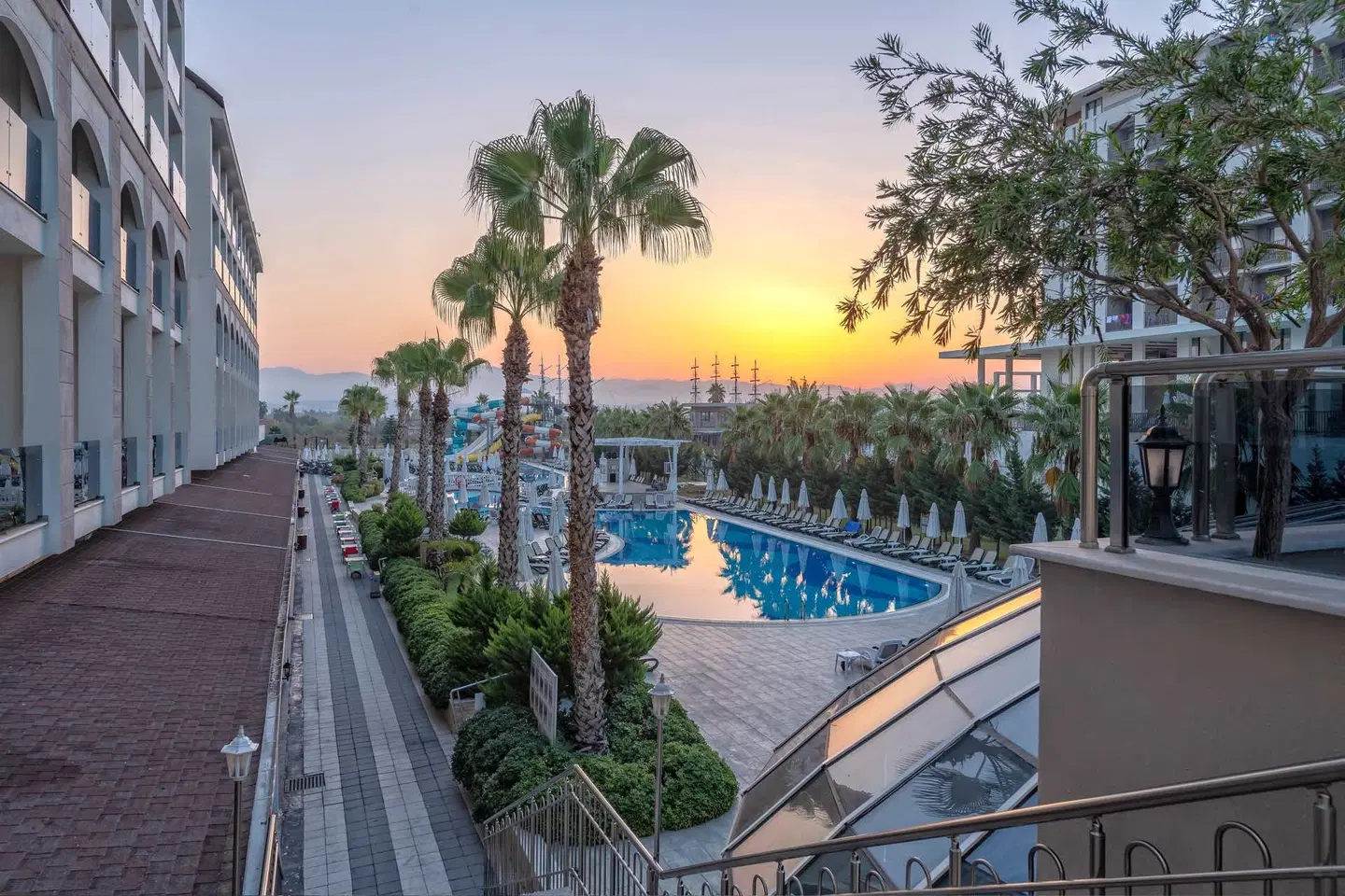 Port River Hotel & Spa OUTDOOR_POOL