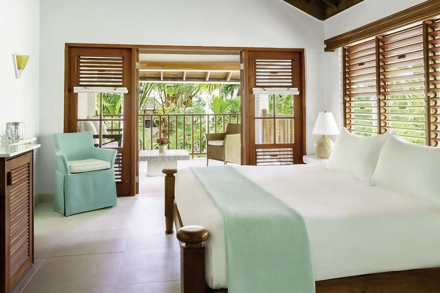 Couples Swept Away ROOM_EXAMPLE