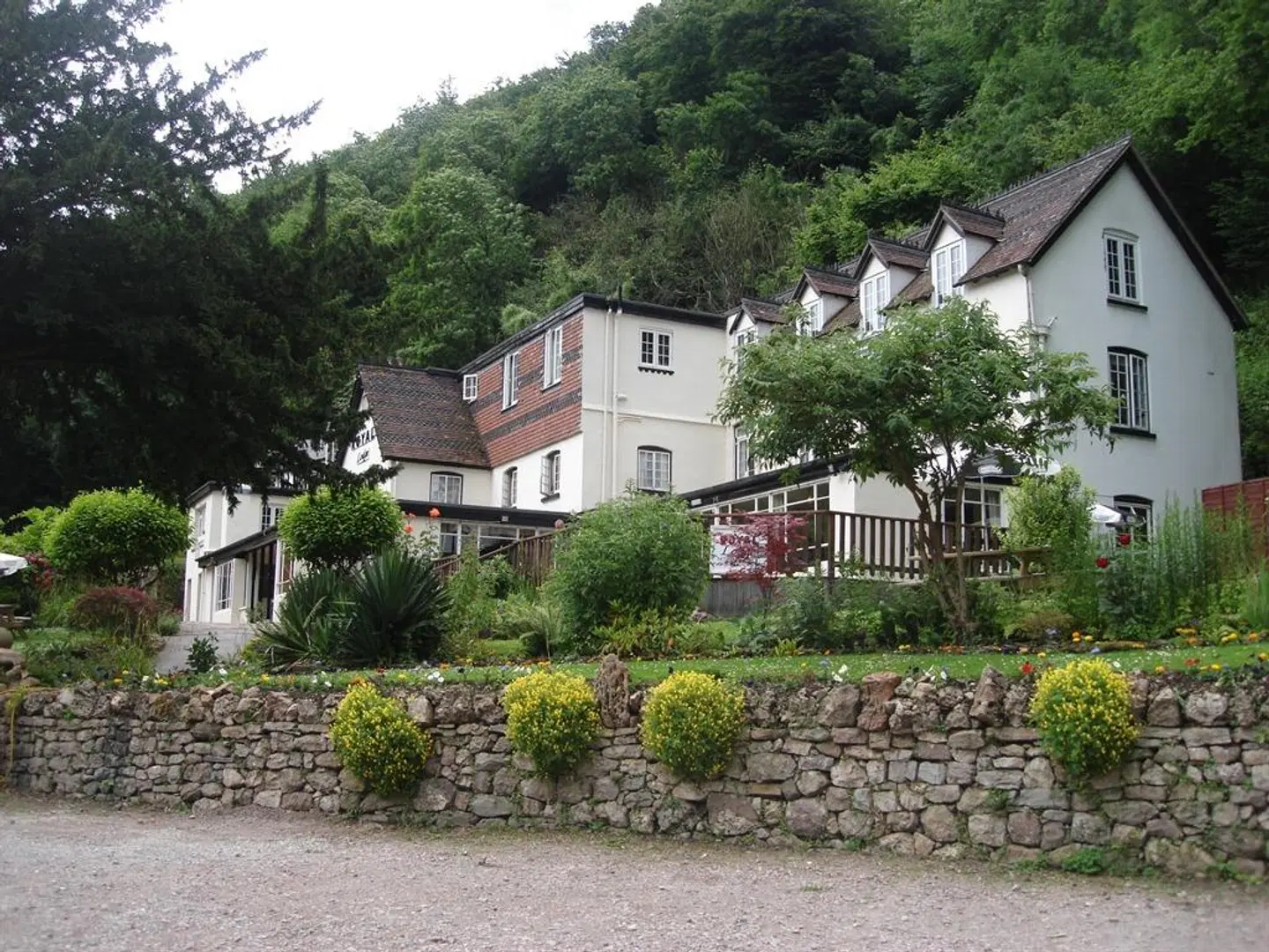 The Royal Lodge EXTERIOR