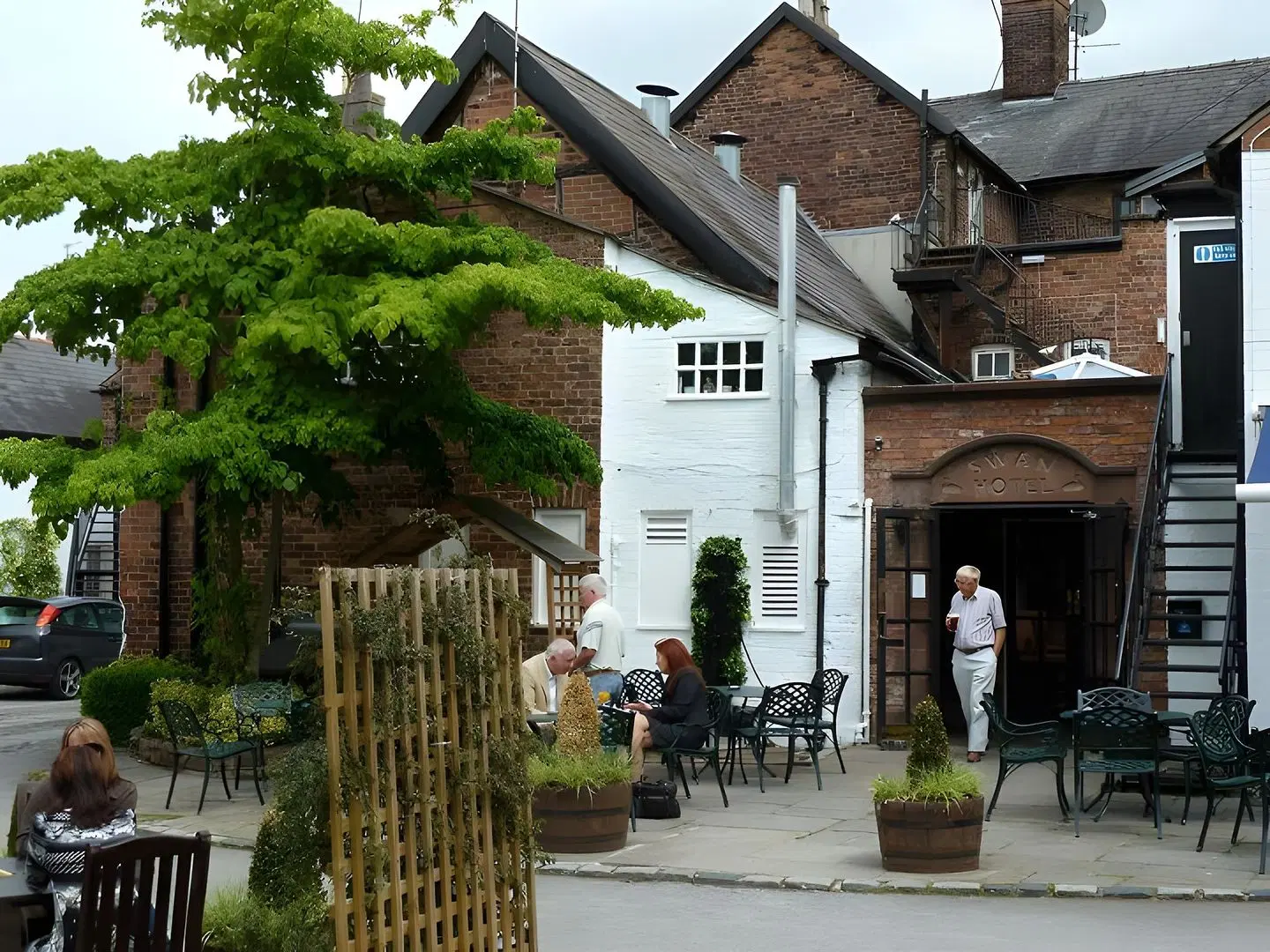 Swan at Tarporley EXTERIOR
