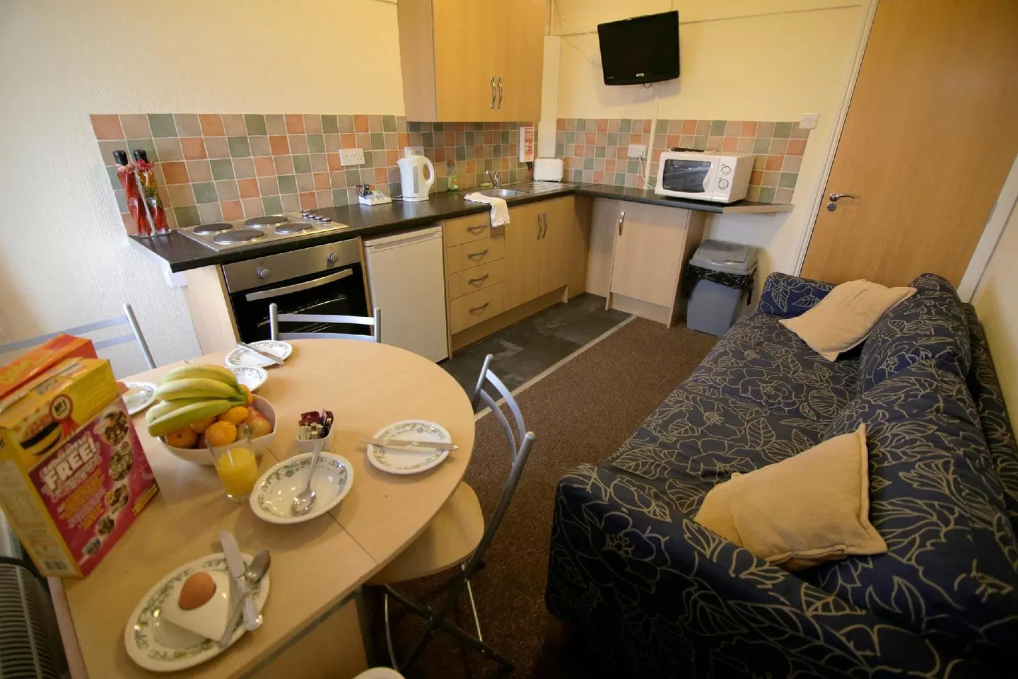 Coasters Hotel And Apartments ROOM_EXAMPLE