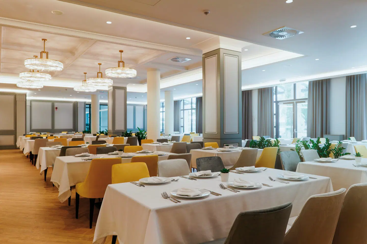 Astor Garden Hotel Restaurant