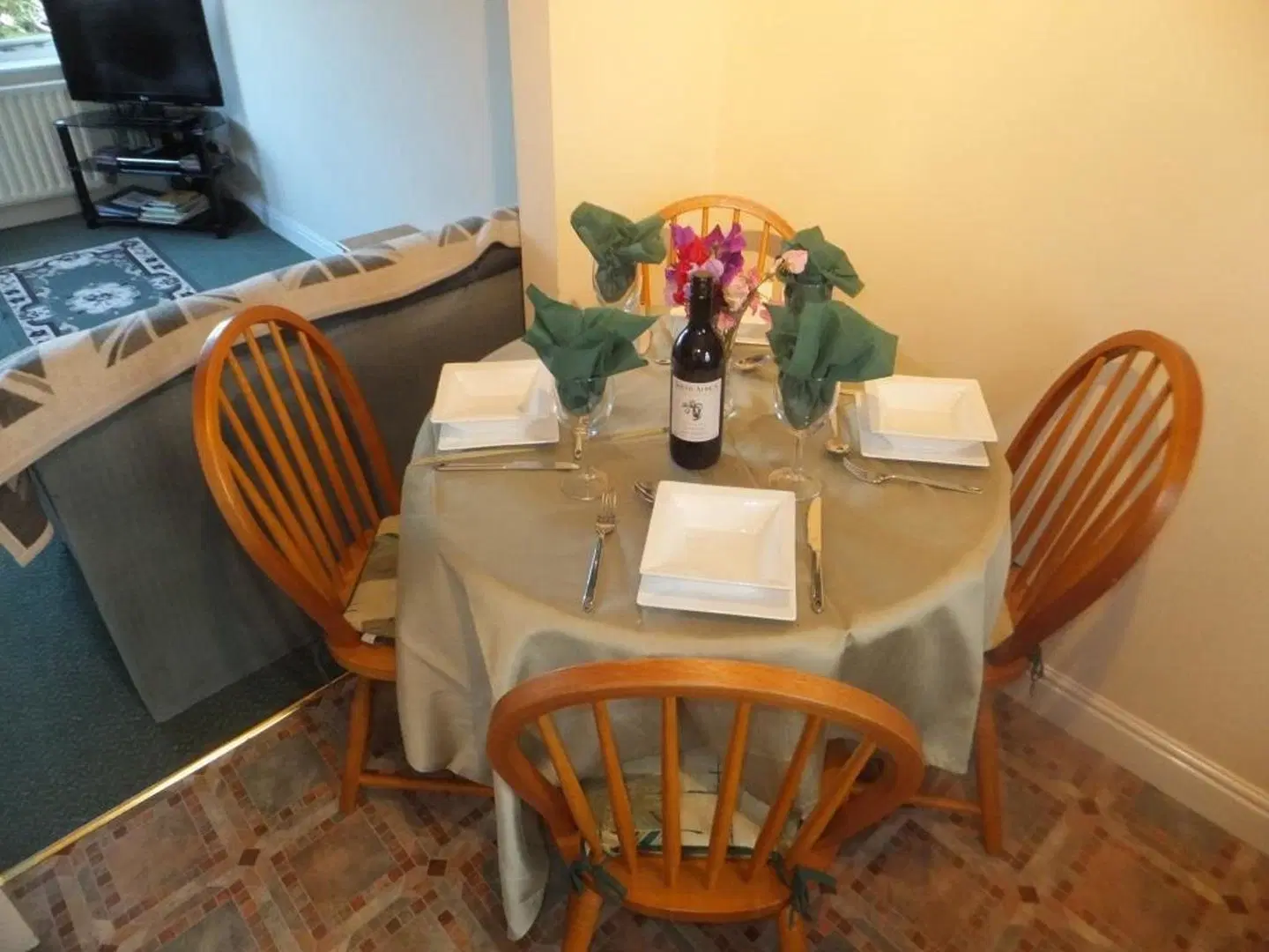 West View ROOM_EXAMPLE