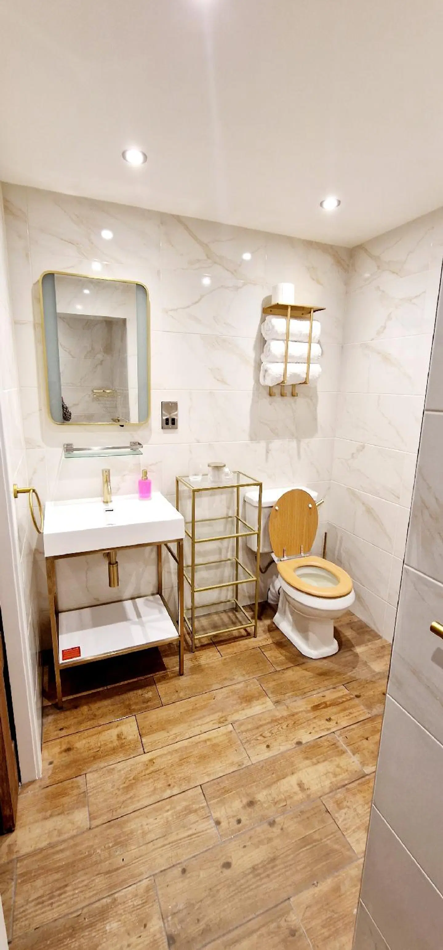 Burton Stone Inn Badezimmer
