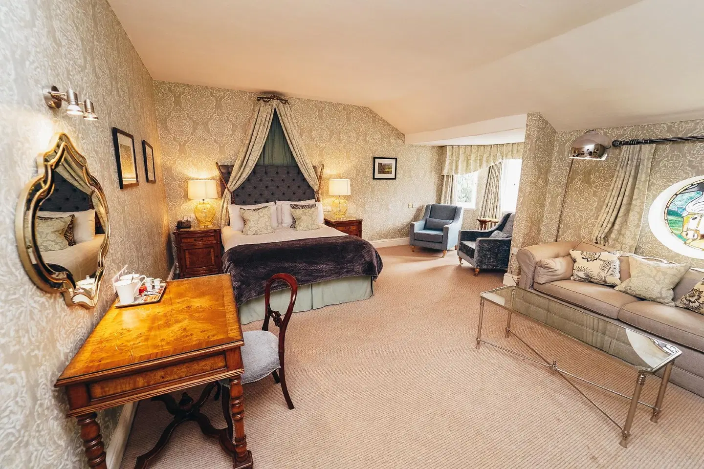 George ROOM_EXAMPLE