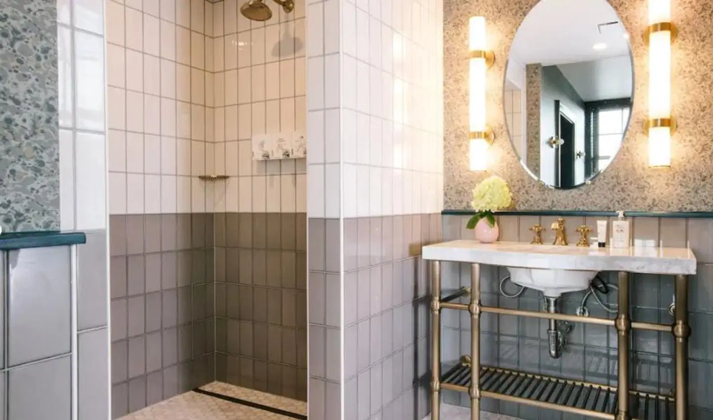 Hotel Clermont Badezimmer