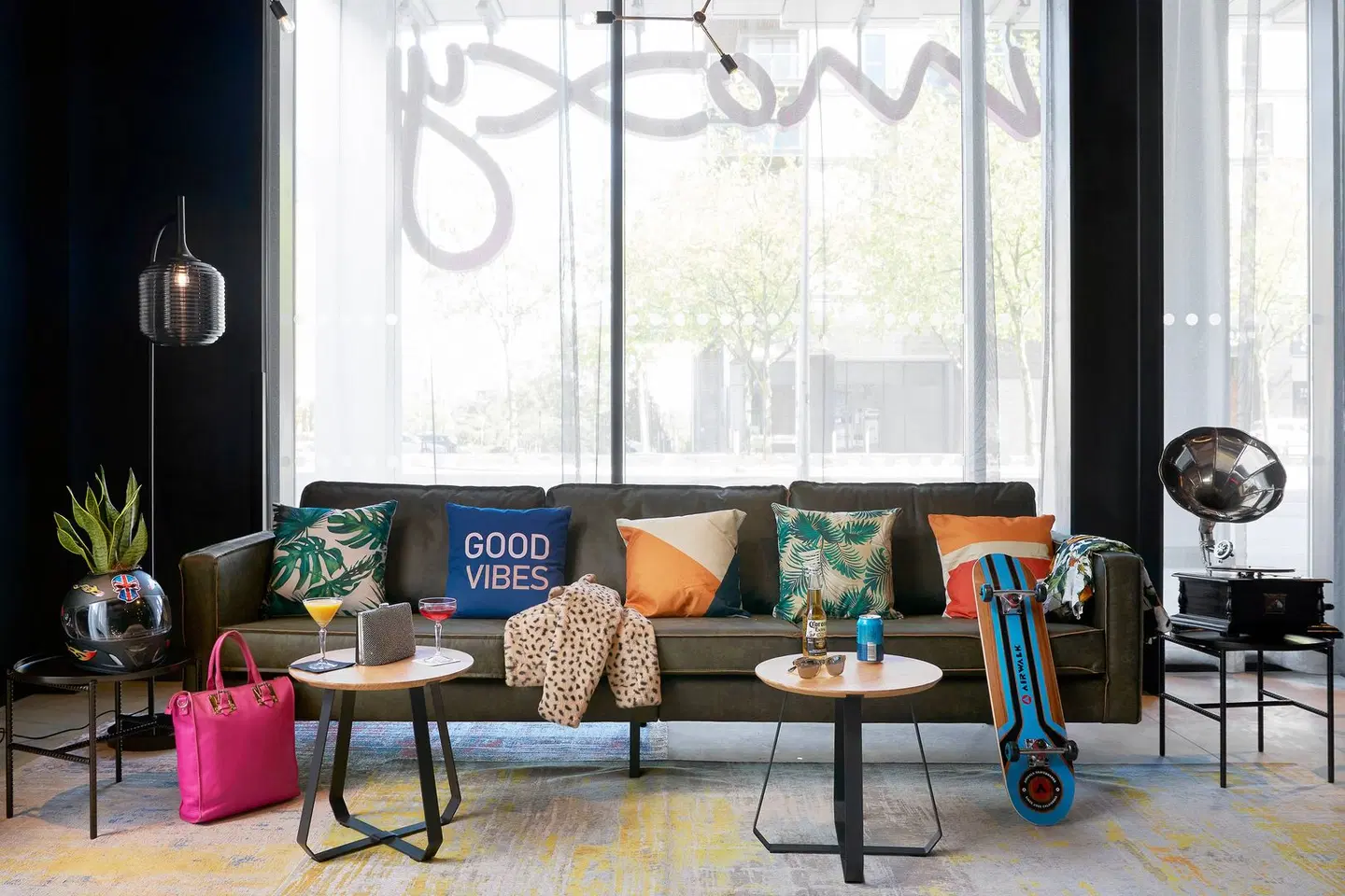 Moxy Milton Keynes LOUNGE_LOBBY