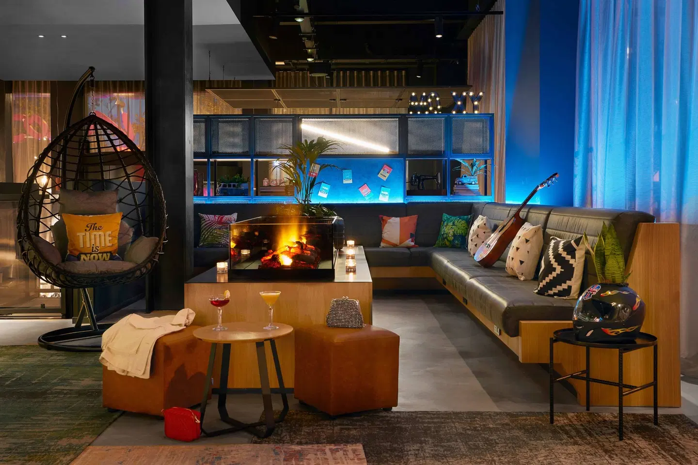 Moxy Milton Keynes LOUNGE_LOBBY
