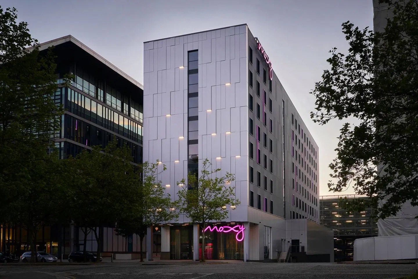 Moxy Milton Keynes EXTERIOR