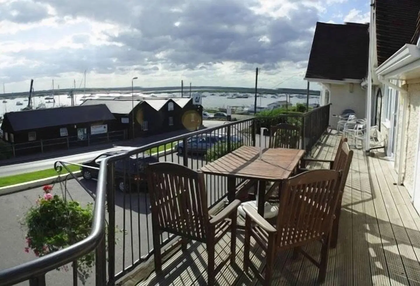 The Victory at Mersea Terrasse