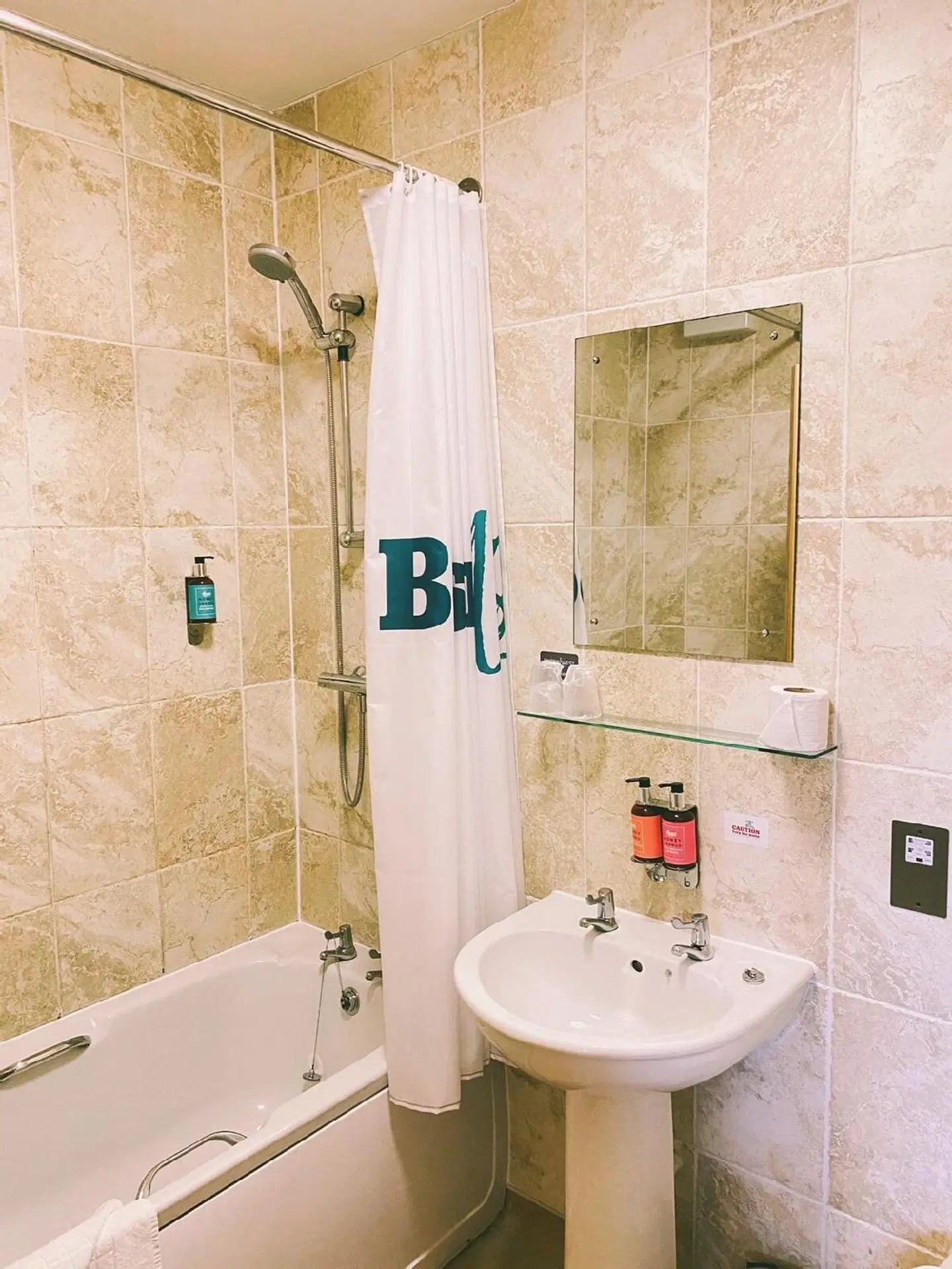 Boston West Hotel Badezimmer