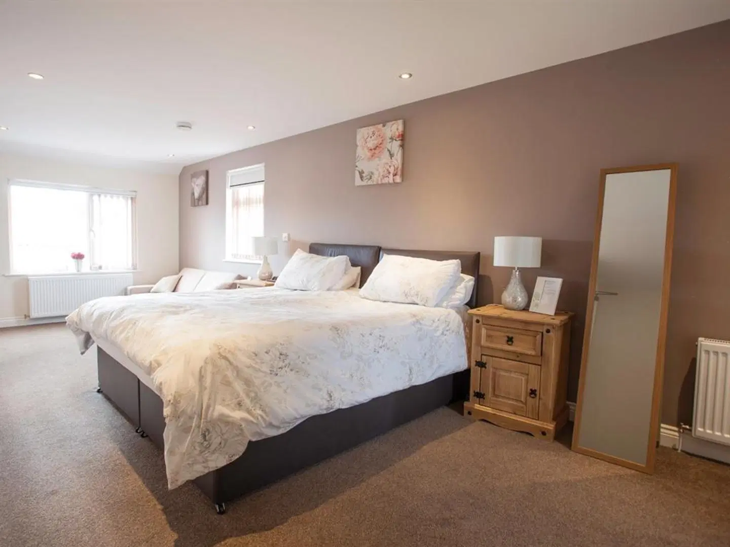 The White Swan Inn ROOM_EXAMPLE