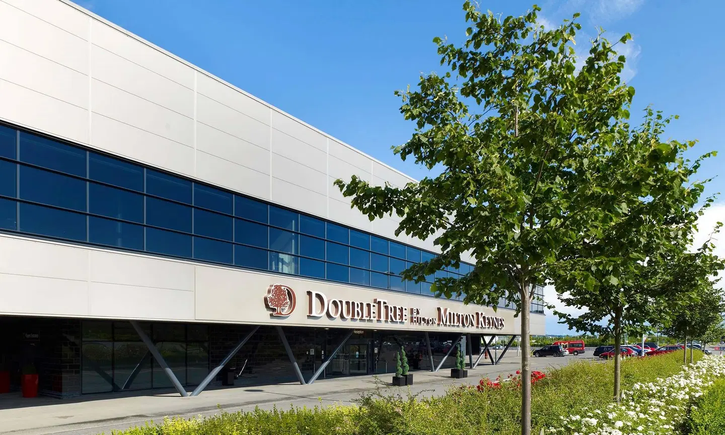DoubleTree by Hilton Hotel Milton Keynes EXTERIOR
