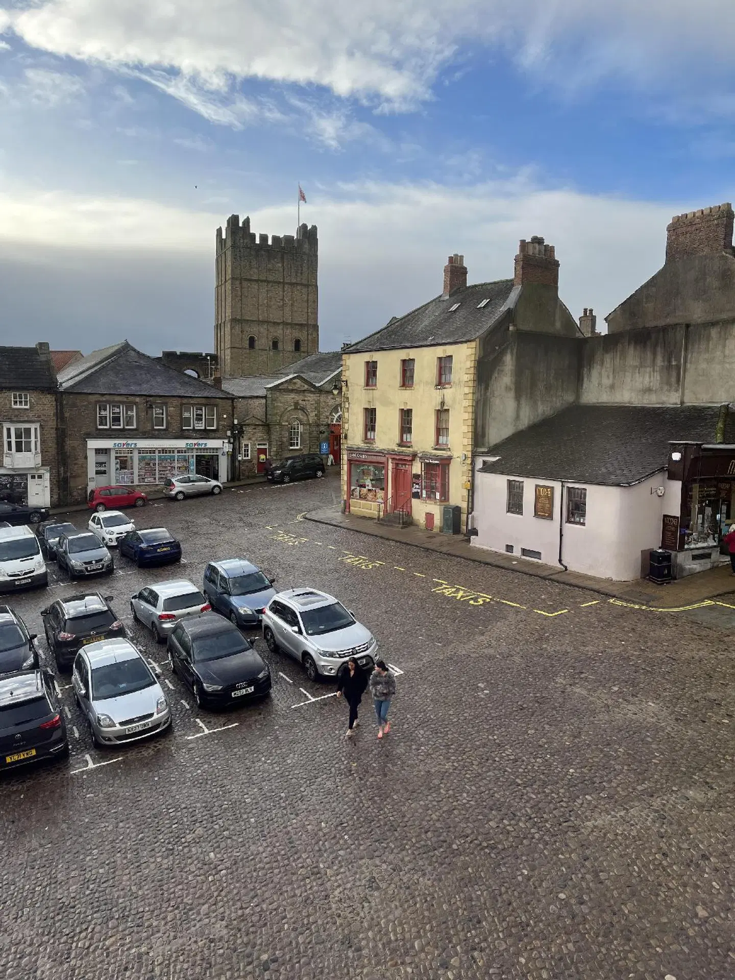 The Castle Tavern EXTERIOR